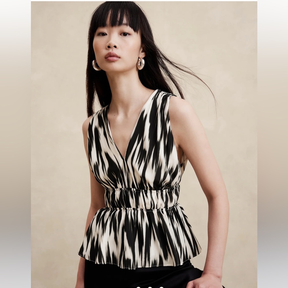 100% Silk! BANANA REPUBLIC 100% Silk Cascade Top in BLACK/WHITE Print, Size XL